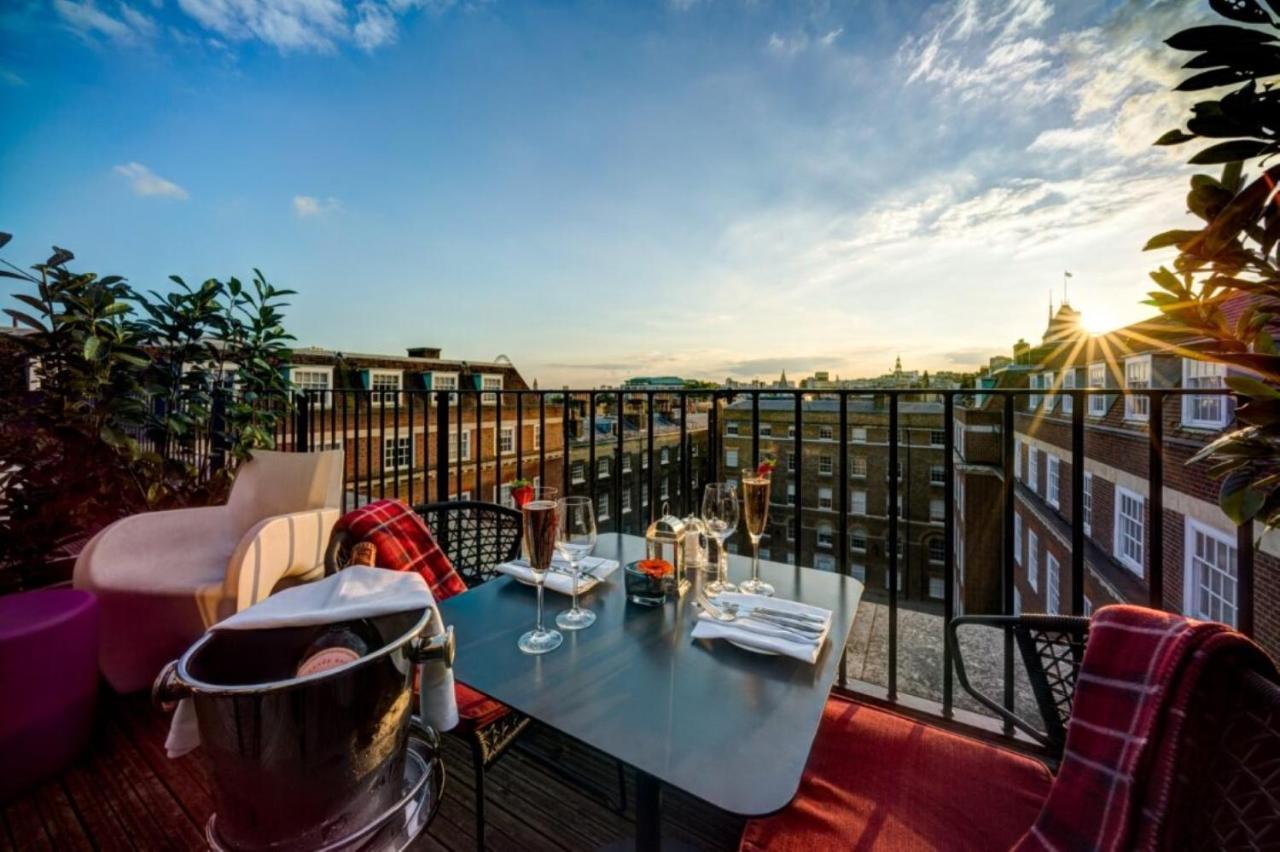 Junior Suite Club Lounge Access Balcony