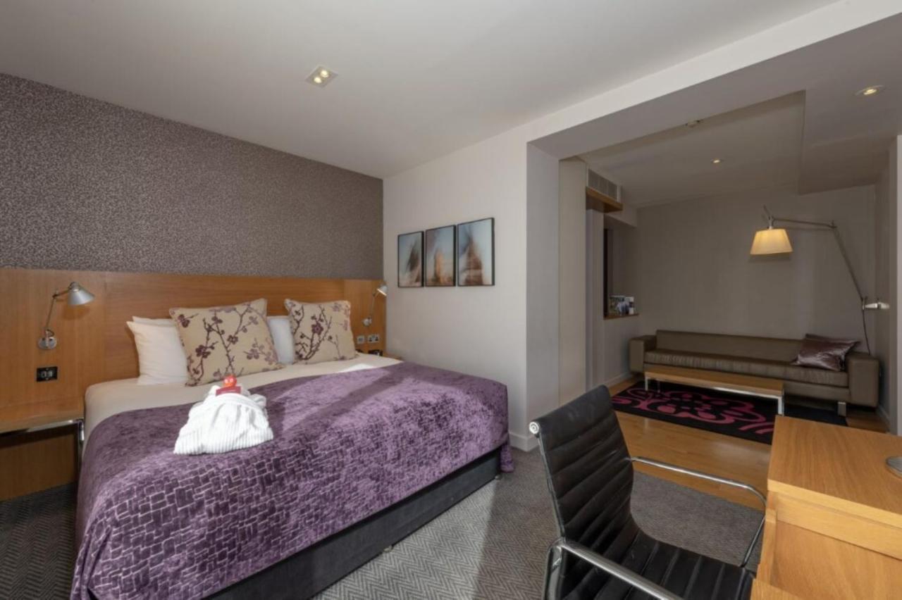 Deluxe King Room with Balcony,1419935823:JPEG