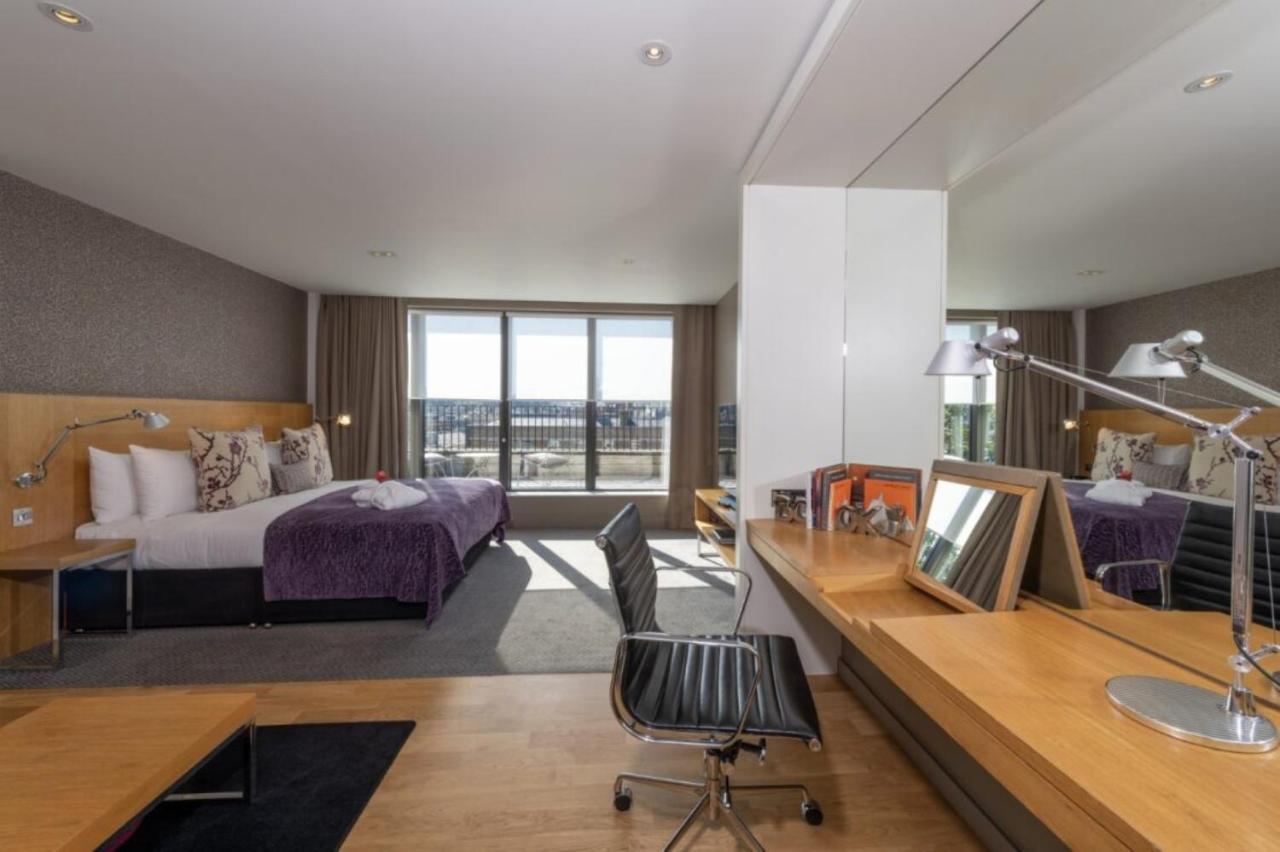 Junior Suite Club Lounge Access Balcony
