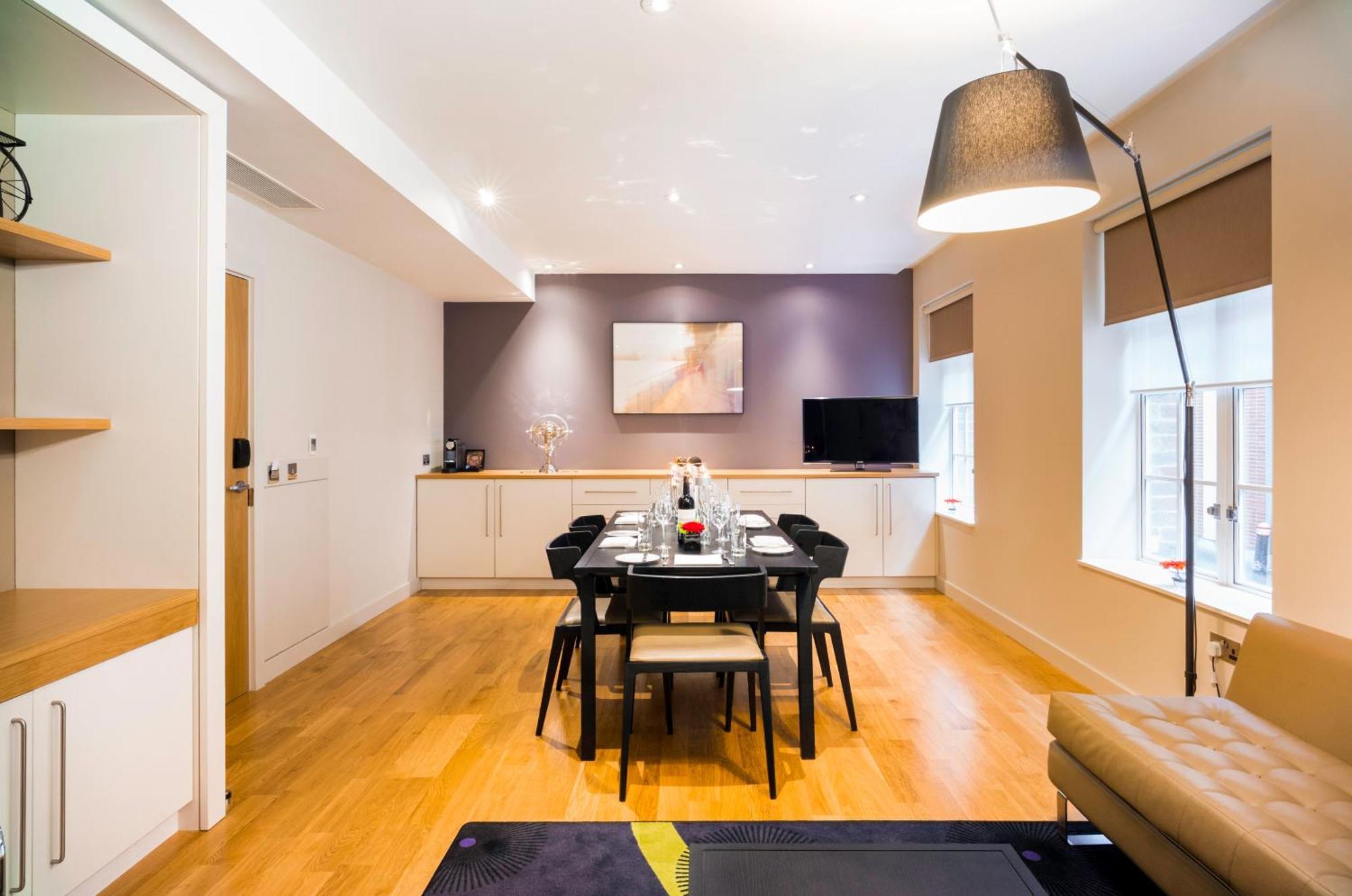 Master Suite Club Lounge Access